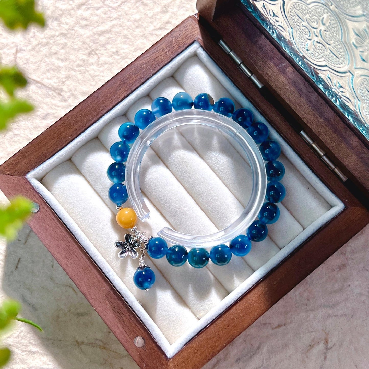 Blue Sugar Agate Heart Bracelet With Small Flower Pendant