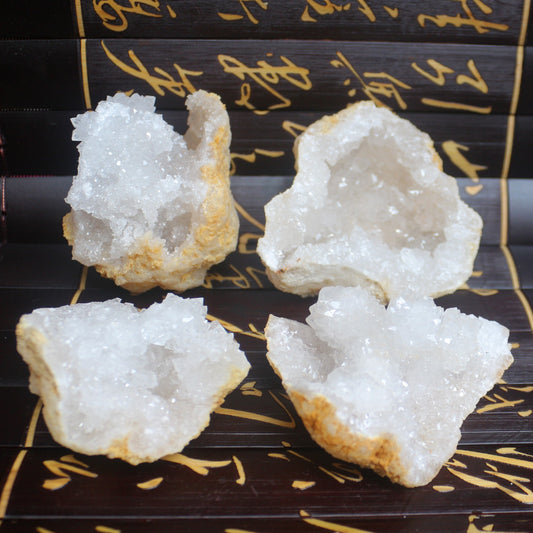 Natural White Agate Crystal Ornaments