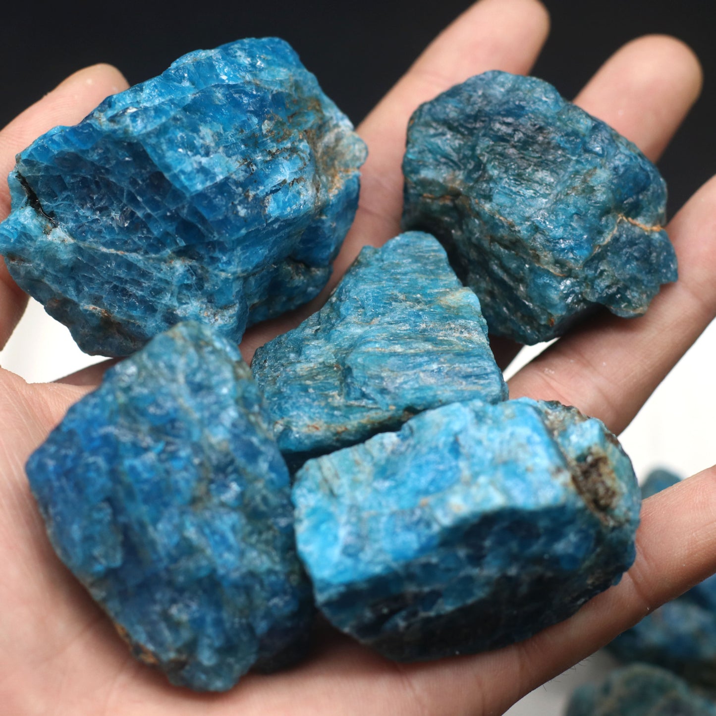 Natural Apatite Rough Crushed Stone